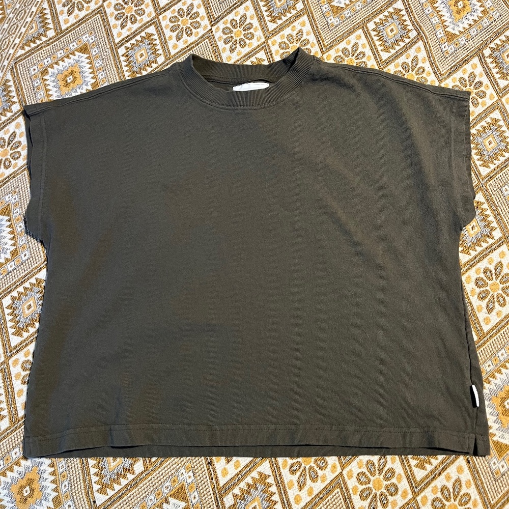 Le Bon Shoppe Jeanne tee in Olive